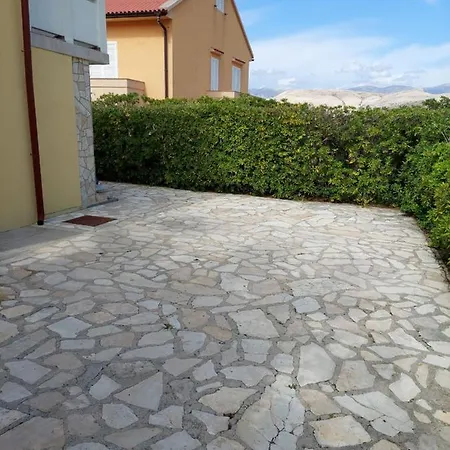 Maximus House *